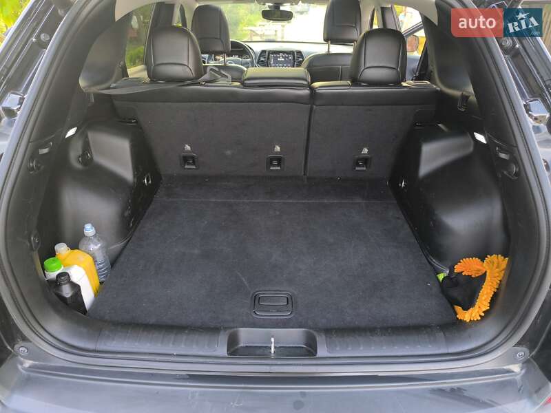 Внедорожник / Кроссовер Jeep Cherokee 2018 в Львове фото 19 Внедорожник / Кроссовер Jeep Cherokee 2018 в Львове