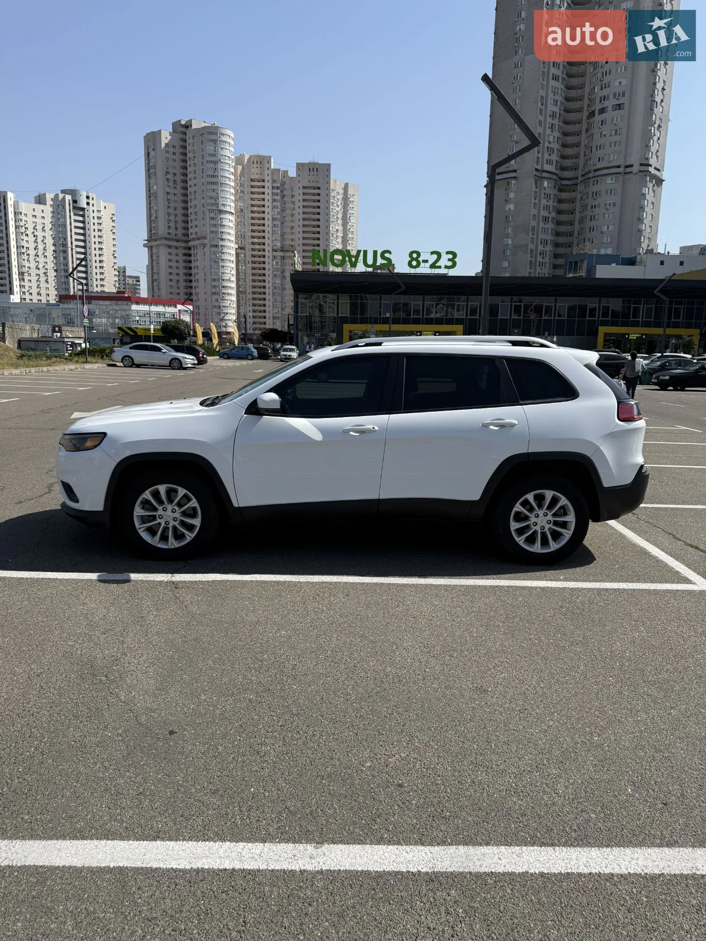 2020 Jeep Cherokee - мініатюра 8
