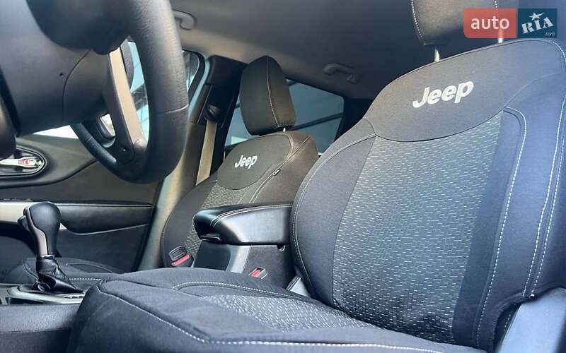 Позашляховик / Кросовер Jeep Cherokee 2017 в Івано-Франківську фото 10 Позашляховик / Кросовер Jeep Cherokee 2017 в Івано-Франківську
