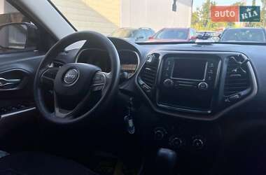 Внедорожник / Кроссовер Jeep Cherokee 2017 в 