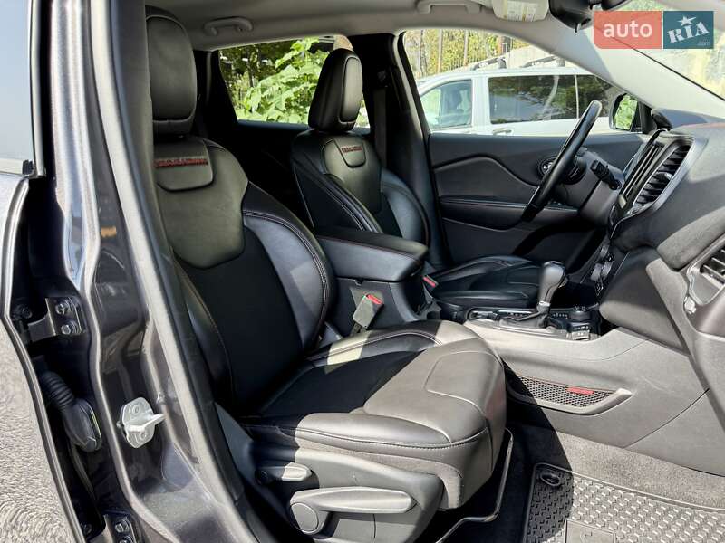 Внедорожник / Кроссовер Jeep Cherokee 2020 в Харькове