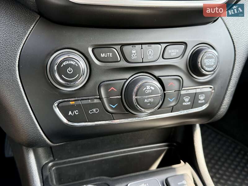 Внедорожник / Кроссовер Jeep Cherokee 2020 в Харькове