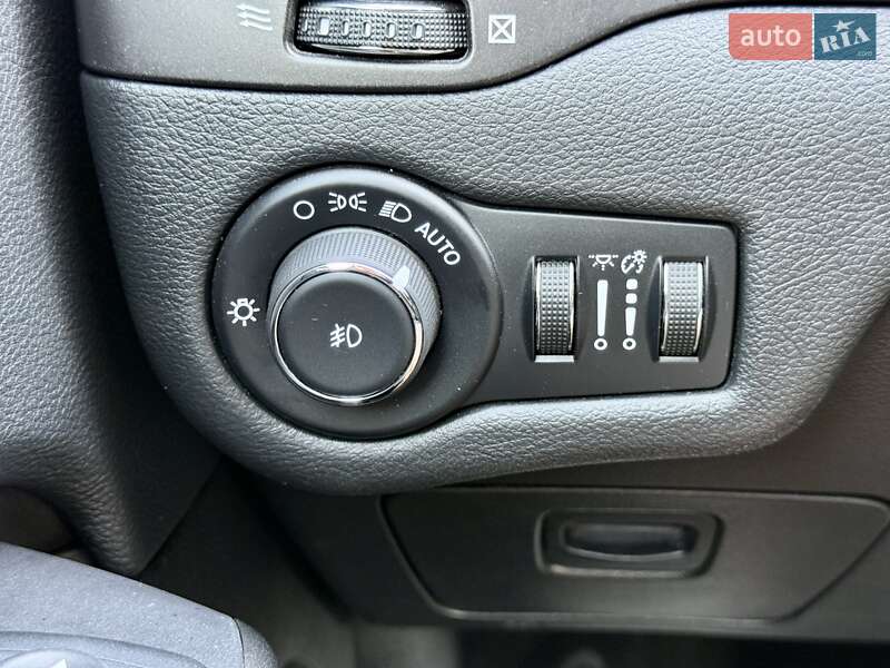 Внедорожник / Кроссовер Jeep Cherokee 2020 в Харькове
