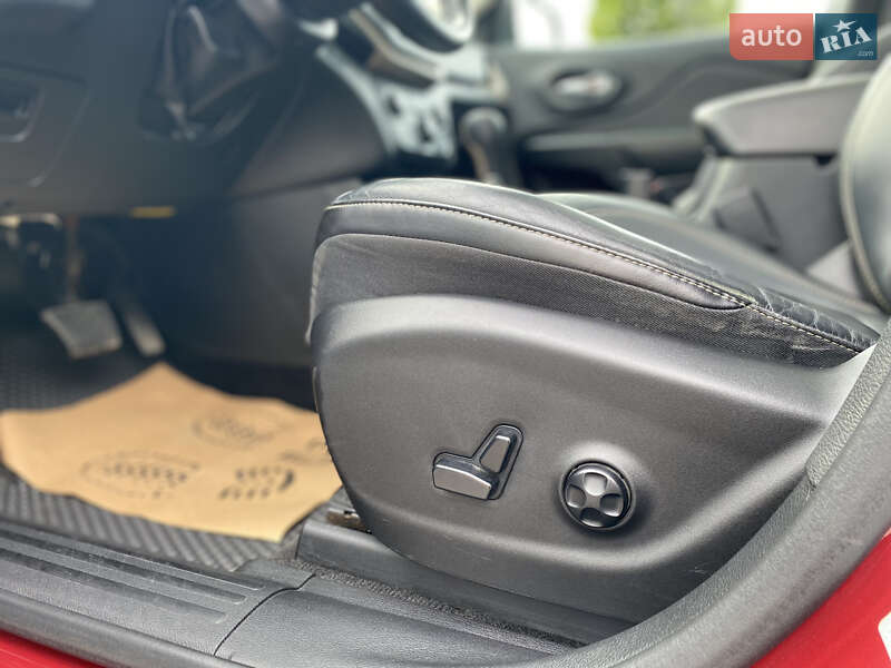 Внедорожник / Кроссовер Jeep Cherokee 2015 в Буче фото 27 Внедорожник / Кроссовер Jeep Cherokee 2015 в Буче