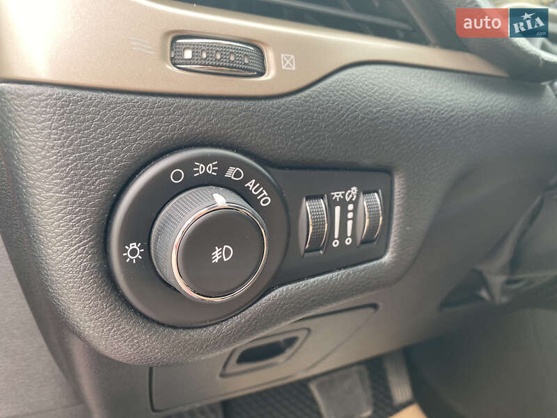 Внедорожник / Кроссовер Jeep Cherokee 2015 в Буче фото 39 Внедорожник / Кроссовер Jeep Cherokee 2015 в Буче