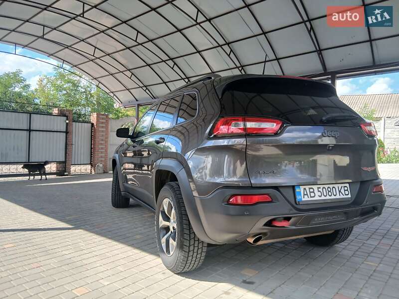 Внедорожник / Кроссовер Jeep Cherokee 2017 в Джурине фото 13 Внедорожник / Кроссовер Jeep Cherokee 2017 в Джурине