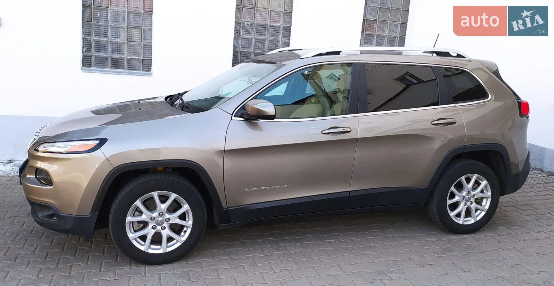 2016 Jeep Cherokee - мініатюра 2