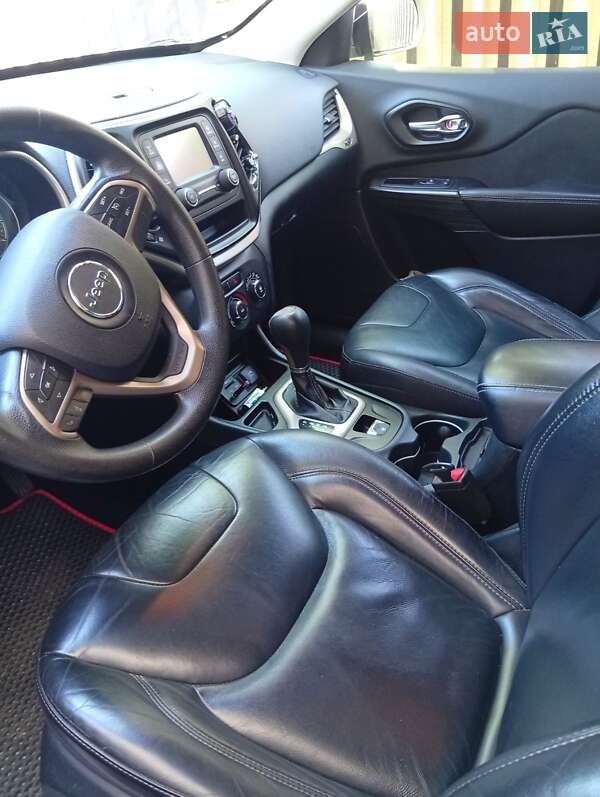 Позашляховик / Кросовер Jeep Cherokee 2013 в Хмельницькому