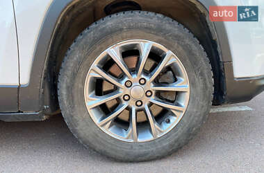 Внедорожник / Кроссовер Jeep Cherokee 2018 в 