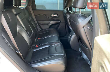 Внедорожник / Кроссовер Jeep Cherokee 2018 в 