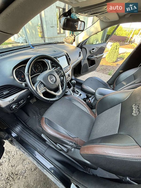 Позашляховик / Кросовер Jeep Cherokee 2015 в Хмельницькому фото 27 Позашляховик / Кросовер Jeep Cherokee 2015 в Хмельницькому