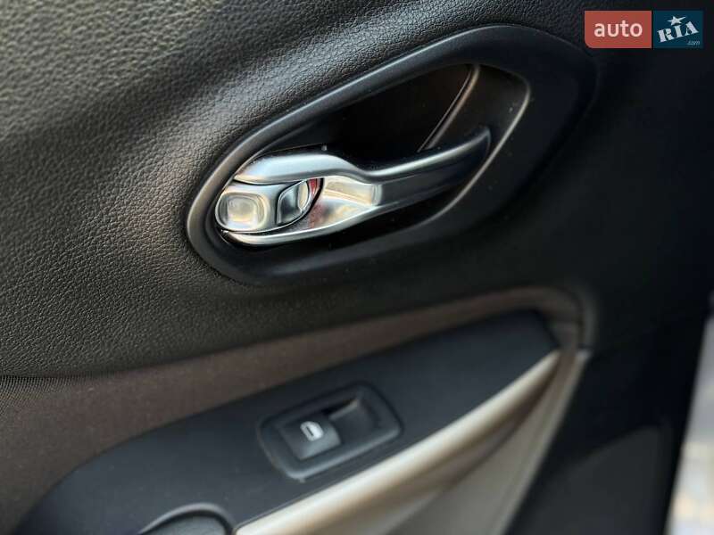 Внедорожник / Кроссовер Jeep Cherokee 2017 в Ровно