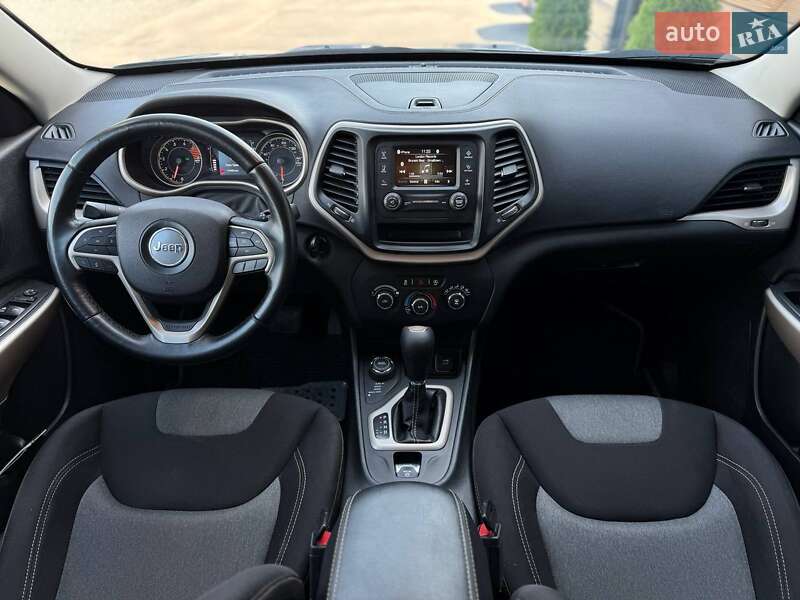 Внедорожник / Кроссовер Jeep Cherokee 2017 в Ровно