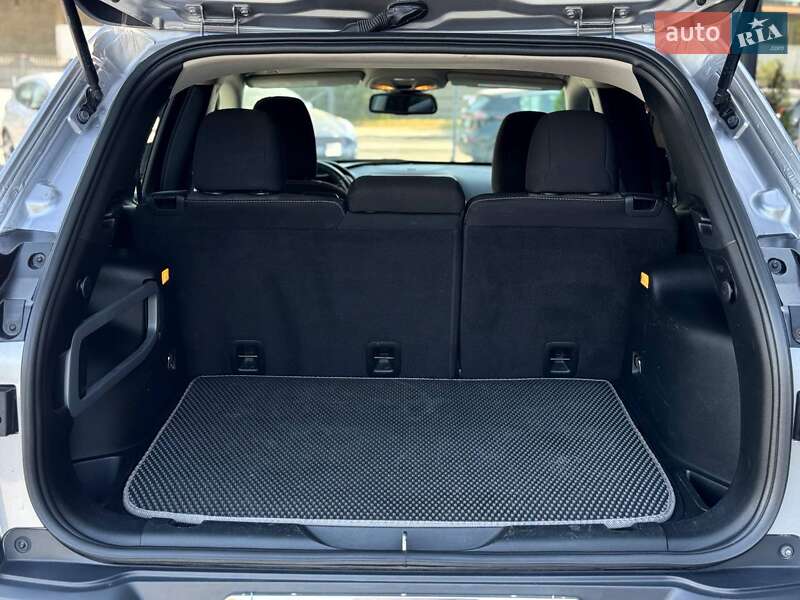 Внедорожник / Кроссовер Jeep Cherokee 2017 в Ровно