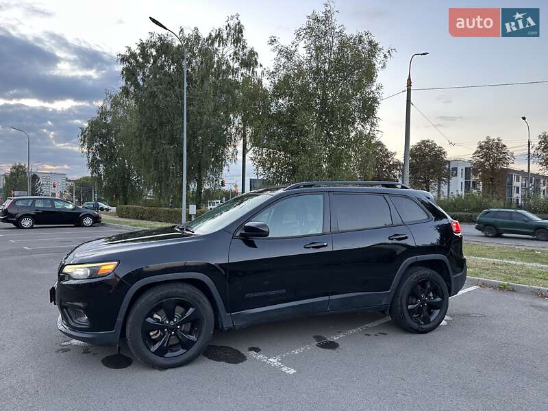 Внедорожник / Кроссовер Jeep Cherokee 2018 в Павлограде