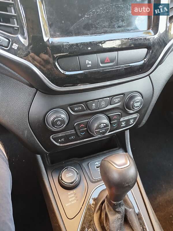Внедорожник / Кроссовер Jeep Cherokee 2018 в Каменец-Подольском