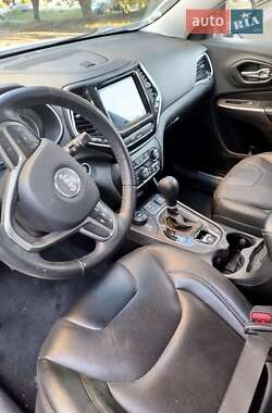 Внедорожник / Кроссовер Jeep Cherokee 2018 в 