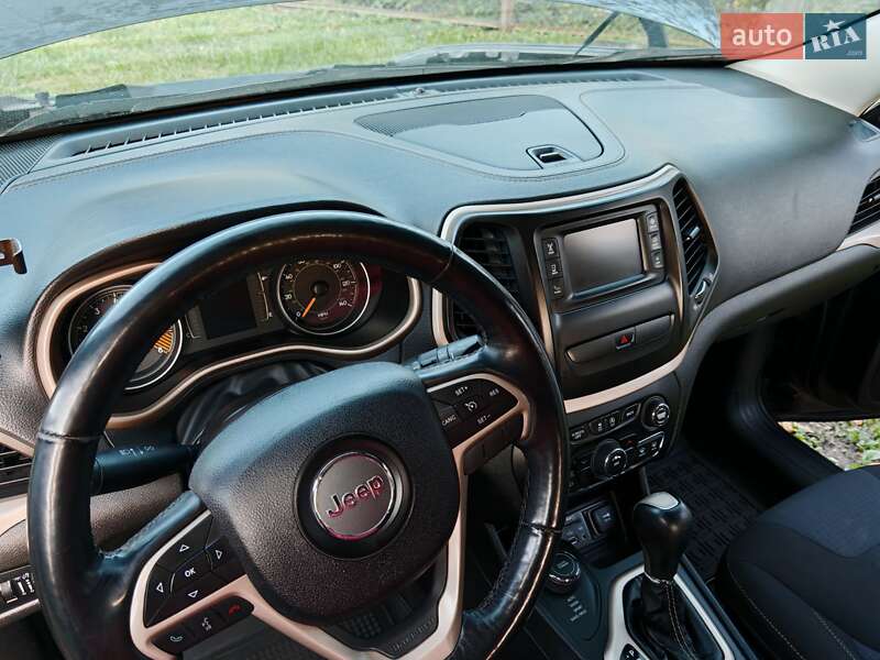 Внедорожник / Кроссовер Jeep Cherokee 2015 в Прилуках