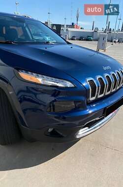 Внедорожник / Кроссовер Jeep Cherokee 2018 в 