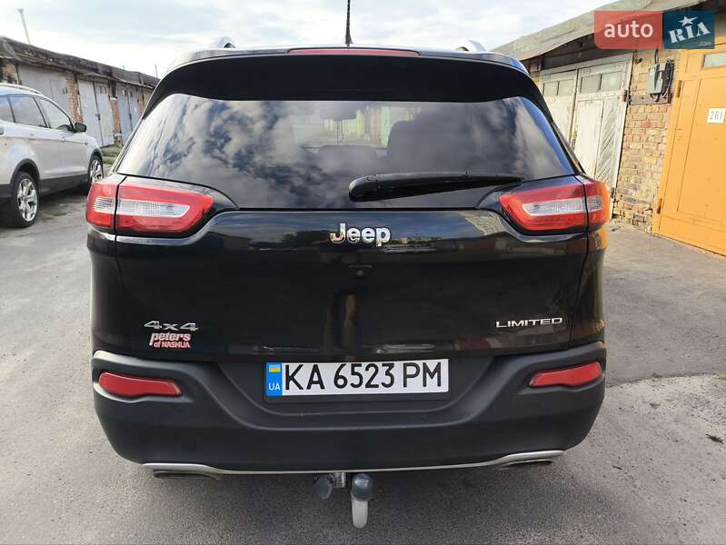 Внедорожник / Кроссовер Jeep Cherokee 2015 в Киеве