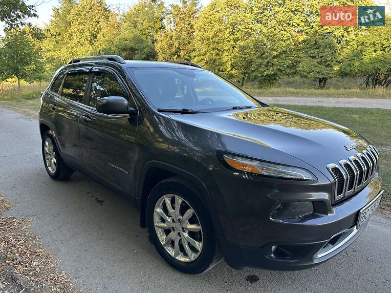 Внедорожник / Кроссовер Jeep Cherokee 2016 в Львове