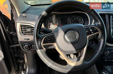 Внедорожник / Кроссовер Jeep Cherokee 2014 в 