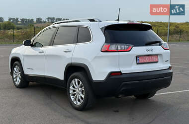 Позашляховик / Кросовер Jeep Cherokee 2019 в 