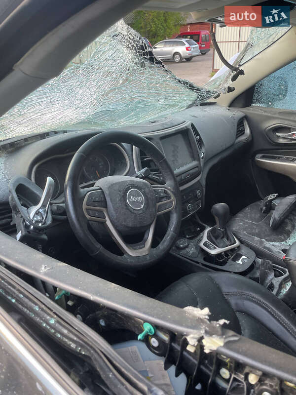 Внедорожник / Кроссовер Jeep Cherokee 2017 в Глухове фото 9 Внедорожник / Кроссовер Jeep Cherokee 2017 в Глухове