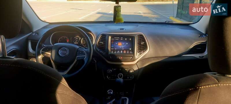 Позашляховик / Кросовер Jeep Cherokee 2017 в Сумах фото 9 Позашляховик / Кросовер Jeep Cherokee 2017 в Сумах