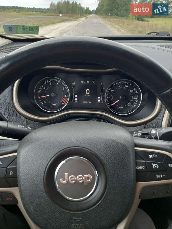 Позашляховик / Кросовер Jeep Cherokee 2014 в Рівному