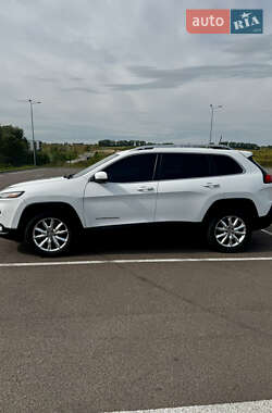 Внедорожник / Кроссовер Jeep Cherokee 2017 в 