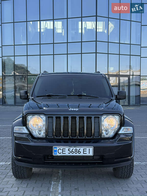 Внедорожник / Кроссовер Jeep Cherokee 2010 в 
