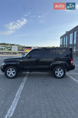 Внедорожник / Кроссовер Jeep Cherokee 2010 в 