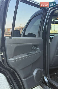 Внедорожник / Кроссовер Jeep Cherokee 2010 в 