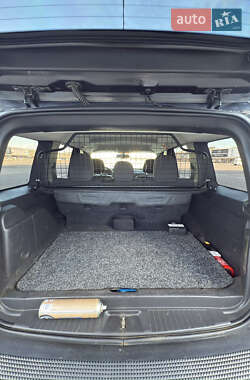 Внедорожник / Кроссовер Jeep Cherokee 2010 в 