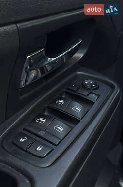 Внедорожник / Кроссовер Jeep Cherokee 2010 в 