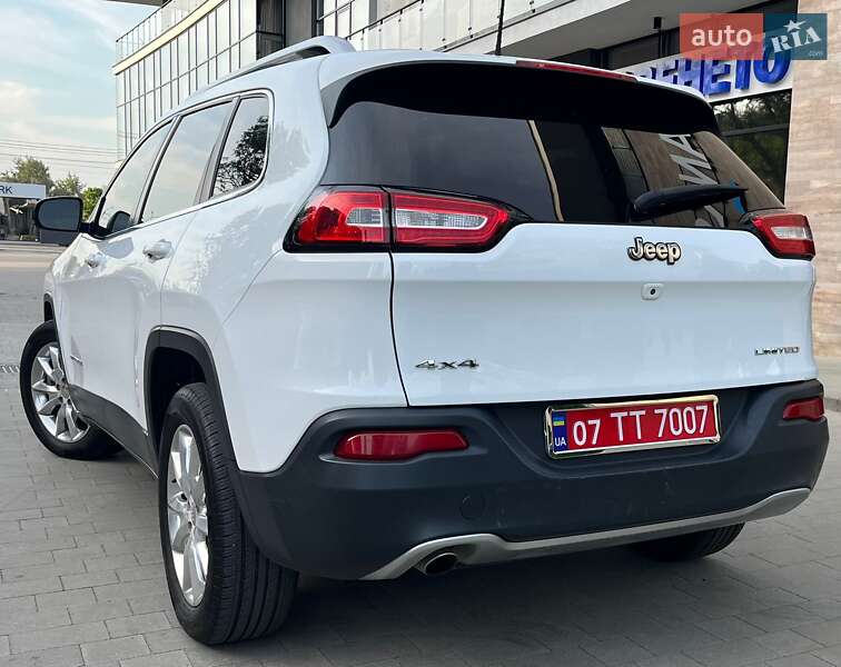 Внедорожник / Кроссовер Jeep Cherokee 2016 в Ужгороде