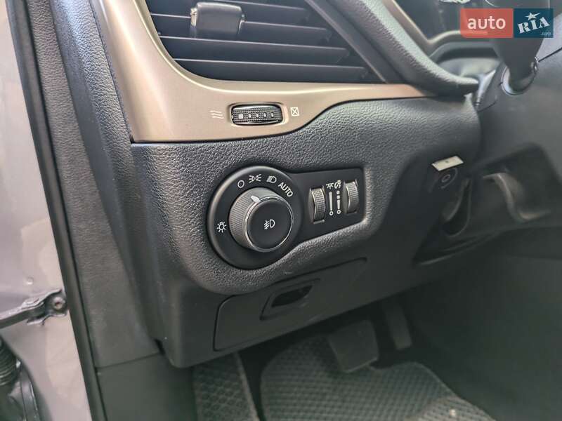 Внедорожник / Кроссовер Jeep Cherokee 2016 в Калуше