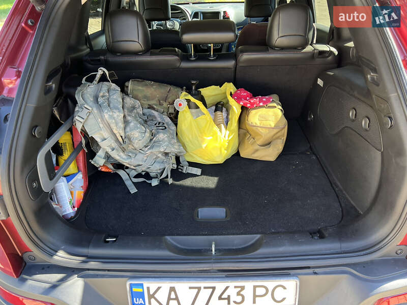 Внедорожник / Кроссовер Jeep Cherokee 2015 в Бердичеве