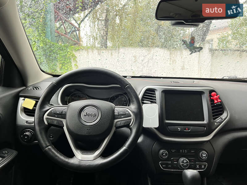 Внедорожник / Кроссовер Jeep Cherokee 2015 в Бердичеве