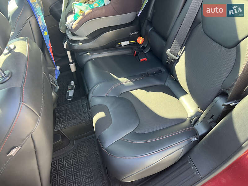 Внедорожник / Кроссовер Jeep Cherokee 2015 в Бердичеве