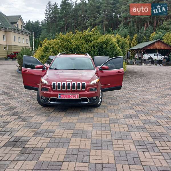 Внедорожник / Кроссовер Jeep Cherokee 2016 в 