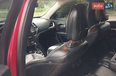 Внедорожник / Кроссовер Jeep Cherokee 2016 в 