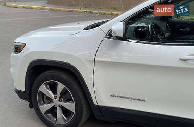 Внедорожник / Кроссовер Jeep Cherokee 2019 в 