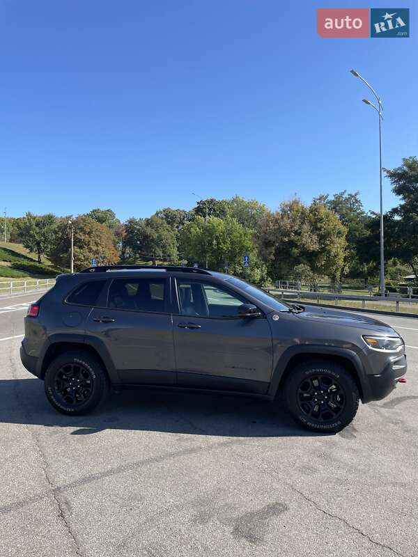 Внедорожник / Кроссовер Jeep Cherokee 2022 в Чернигове