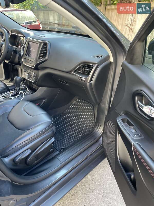 Внедорожник / Кроссовер Jeep Cherokee 2022 в Чернигове