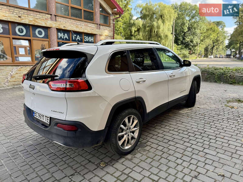 Позашляховик / Кросовер Jeep Cherokee 2013 в Львові