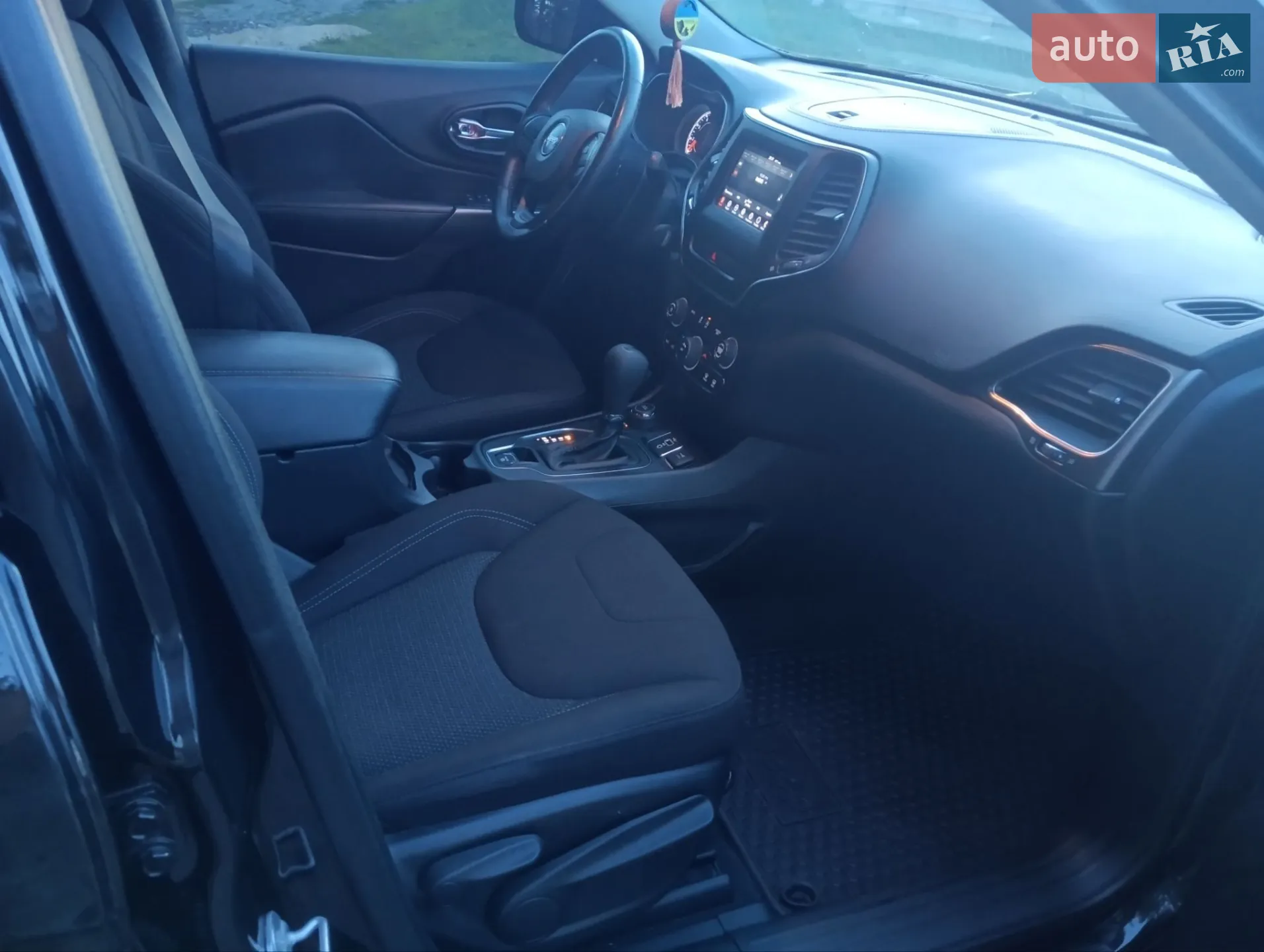 2020 Jeep Cherokee - мініатюра 11