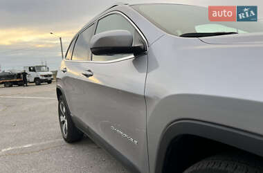 Внедорожник / Кроссовер Jeep Cherokee 2020 в 