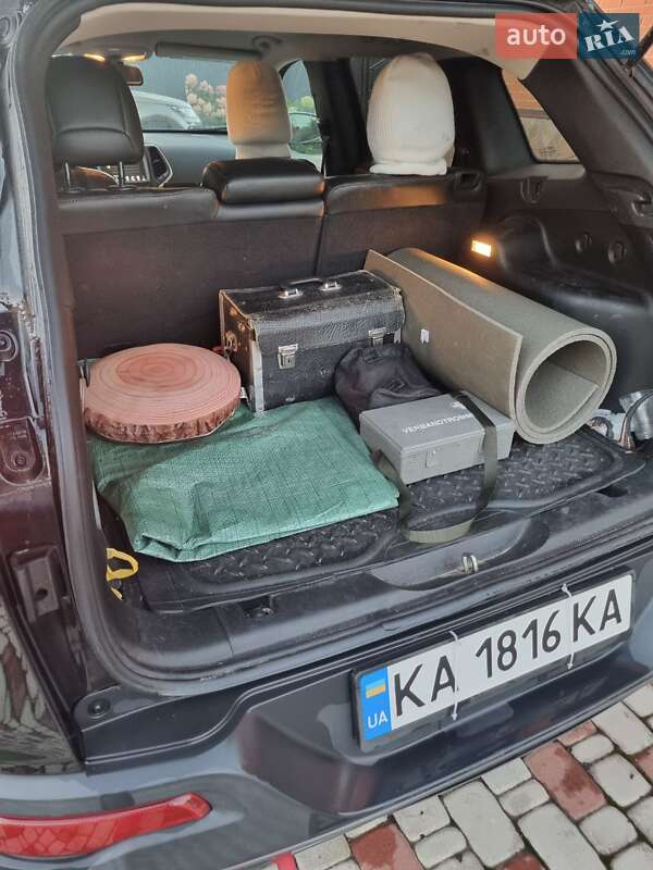 Позашляховик / Кросовер Jeep Cherokee 2015 в Києві фото 9 Позашляховик / Кросовер Jeep Cherokee 2015 в Києві